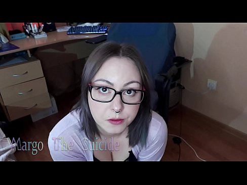 ❤️ Seksi djevojka s naočalama duboko siše dildo na kameri Seks video u pornografiji hr.markettass.ru ☑