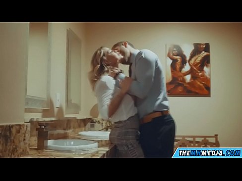 ❤️ Kad te prsata plavuša zavede u javnom zahodu Seks video u pornografiji hr.markettass.ru ☑